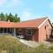 Foto: Four-Bedroom Holiday home in Blåvand 19