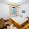 Tonis Guest House