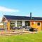 Foto: Two-Bedroom Holiday home in Vinderup 4