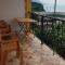 Yellow House - Vaja