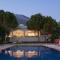 Gillham Vineyard Hotel