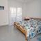 Coral Bay Sea Breeze Apartments - 3 Bedroom Apartment