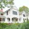 The Springwater Bed and Breakfast - Saratoga Springs