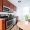 Lively 2BR Apt in Lincoln Square - Eastwood 1 - شيكاغو