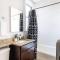 Lively 2BR Apt in Lincoln Square - Eastwood 47-1