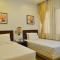 DHotel & Suites