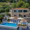 Villa Makar,heated pool,gym,grill,seaview