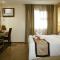 Golden Prince Hotel & Suites