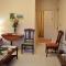 Comfort Hotel Suites