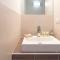 GuestHost - Porta Nuova Apt X6 with Balcony