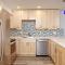 Modern Aspen Condo Private Deck W Koch Park Views - 2e