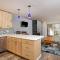 Modern Aspen Condo Private Deck W Koch Park Views - 2e