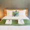 Art Deco 100m2 Flat 2 min Walking from Train Station in City Center, Free Parking and Terrace - 2B - Lucemburk