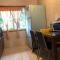 Yiyue Guanhe Homestay 倚月觀荷民宿