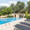 Appealing Villa in C bazan with Swimming Pool - Cébazan