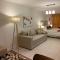URBANA SUITES & STUDIOS 440
