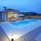 Modern Guest House Rak with beautiful pool - Šibenik