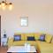 T8 APARTMENT ON THE BEACH