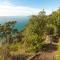 Moeraki with private walkway to Onetangi Beach by Waiheke Unlimited