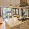 Villa Anjani - Oceanfront Villa, With Private Garden and Cook - Candidasa