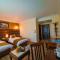 Town Season Hotel