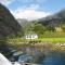 Foto: Fjord cruise in a yacht 9/34