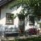 Knusperhaus mit Garten