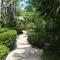 Colibri Apartments - 4 min walk to the Beach!