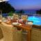 Luxury beach house, private pool, stunning sunsets, villa karpuz - Çamlık