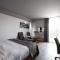 Hotel V