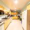 Ocean Island Inn | Backpackers | Suites