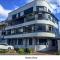 The Sun,Whales and Waves seafront apartment - Hermanus