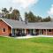 Foto: Six-Bedroom Holiday home in Rødby 1 21/27