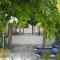 Near the beach Aparment with garden