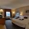 Humphry Inn and Suites