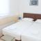 Mito Rooms and Apartments
