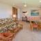 Nāpili Surf Beach Resort by Castle