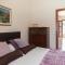 Lets Holidays apartment La Guardia