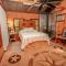 The Tree House - تايلر