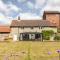 The Old Chequers - Hot tub & Games room