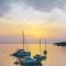 City Center Coastal Escape - Apartments with Sea View or Cozy Room