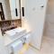 White Pearl Apartment 4 02