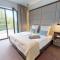 White Pearl Apartment 4 02