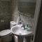 Heathrow Garden House - West Drayton, London - Benjamin Guest House