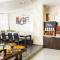 City Avenue Hotel by HMG-Free Parking-Free Wi-Fi