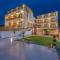 Dandelion Suites