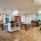 Pacific Coast Lodge and Backpackers