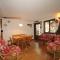 ALTIDO Rustic Apt for 4 with Parking Nearby Ski Lifts