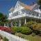 White Doe Inn Bed & Breakfast