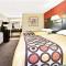 Super 8 by Wyndham Kissimmee/Maingate/Orlando Area